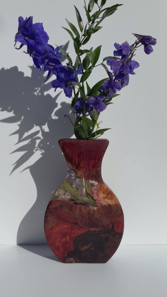 
            
                Load and play video in Gallery viewer, Organic floral vase
            
        